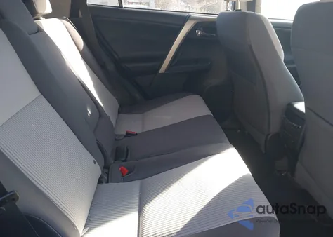 2015 Toyota Rav4 Xle z USA, uszkodzony, nr VIN 2T3RFREV7FW235708